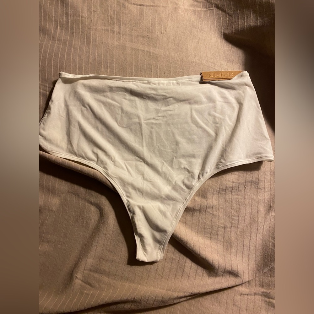 NWT SKIMS high waist thong